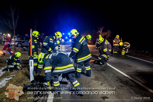 20170129 Folgenschwerer Verkehrsunfall mit zwei Toten auf der Landestrasse 4040 Leobersdorf-Sollenau  Foto: © Daniel Wirth