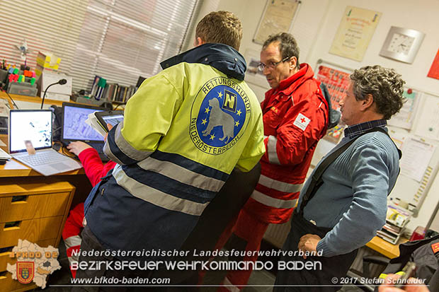 20170201 Suchaktion nach 22-jaehrigen Mann in Pottendorf  Foto: Stefan Schneider BFK Baden