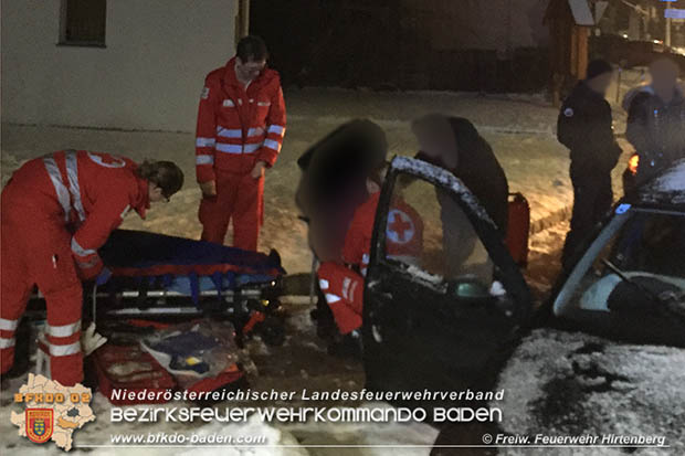 20170201 Verkehrsunfall auf der LB18 in Hirtenberg  Foto: © FF Hirtenberg