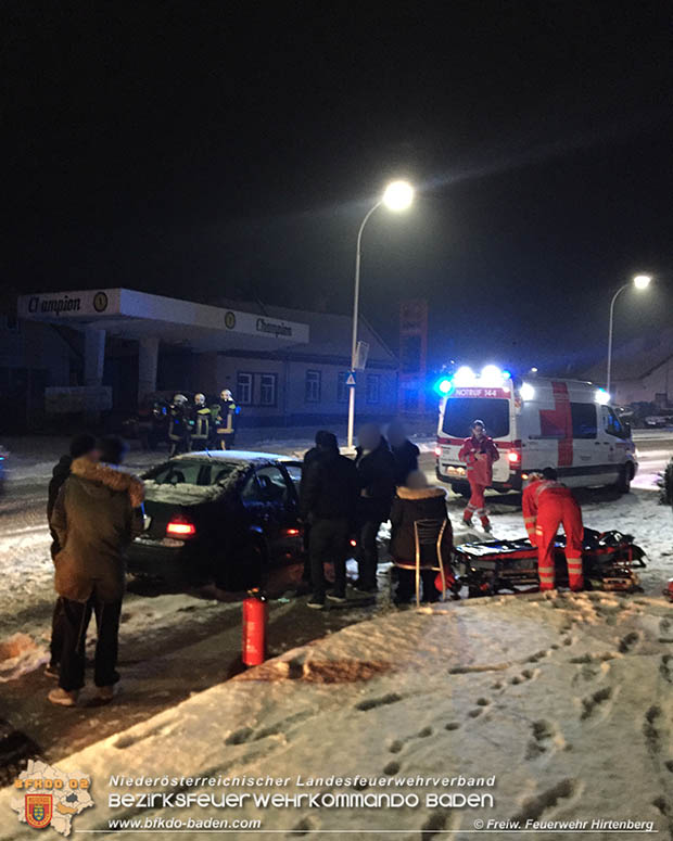 20170201 Verkehrsunfall auf der LB18 in Hirtenberg  Foto: © FF Hirtenberg