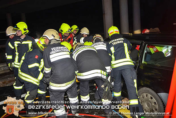 20170202 Schwerer Verkehrsunfall mit eingeklemmter Person LB16 X L156 Trumau Foto: © Thomas Lenger Monatsrevue.at 20170202 Schwerer Verkehrsunfall mit eingeklemmter Person LB16 X L156 Trumau Foto: © Thomas Lenger Monatsrevue.at
