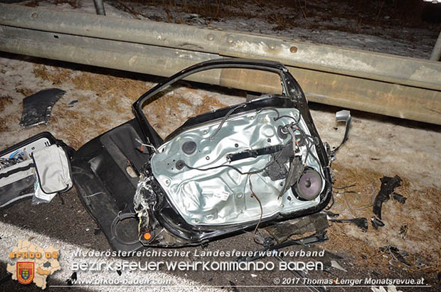 20170202 Schwerer Verkehrsunfall mit eingeklemmter Person LB16 X L156 Trumau Foto: © Thomas Lenger Monatsrevue.at 20170202 Schwerer Verkehrsunfall mit eingeklemmter Person LB16 X L156 Trumau Foto: © Thomas Lenger Monatsrevue.at