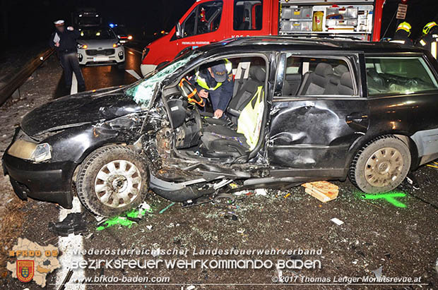 20170202 Schwerer Verkehrsunfall mit eingeklemmter Person LB16 X L156 Trumau Foto: © Thomas Lenger Monatsrevue.at 20170202 Schwerer Verkehrsunfall mit eingeklemmter Person LB16 X L156 Trumau Foto: © Thomas Lenger Monatsrevue.at
