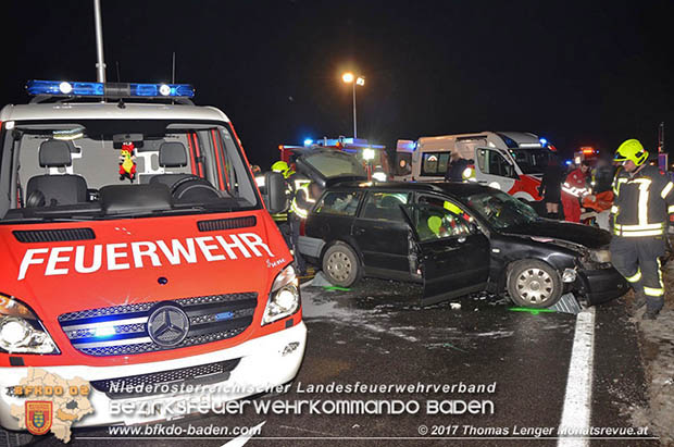 20170202 Schwerer Verkehrsunfall mit eingeklemmter Person LB16 X L156 Trumau Foto: © Thomas Lenger Monatsrevue.at 20170202 Schwerer Verkehrsunfall mit eingeklemmter Person LB16 X L156 Trumau Foto: © Thomas Lenger Monatsrevue.at