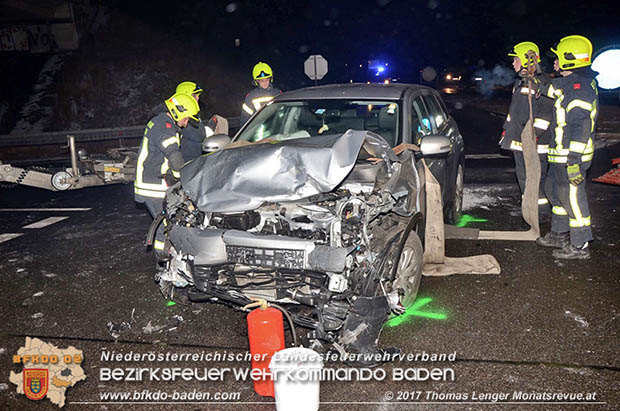 20170202 Schwerer Verkehrsunfall mit eingeklemmter Person LB16 X L156 Trumau Foto: © Thomas Lenger Monatsrevue.at 20170202 Schwerer Verkehrsunfall mit eingeklemmter Person LB16 X L156 Trumau Foto: © Thomas Lenger Monatsrevue.at