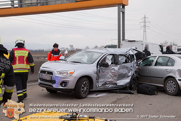 20170210 Massenunfall auf der A2 Südautobahn RFb Wien  Foto: © Stefan Schneider BFK Baden