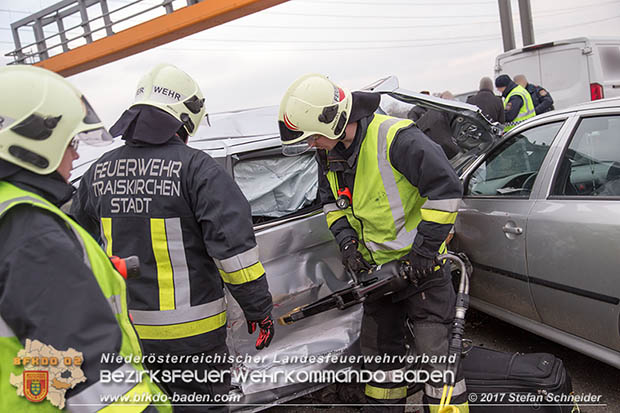 20170210 Massenunfall auf der A2 Südautobahn RFb Wien Foto: © Stefan Schneider BFK Baden