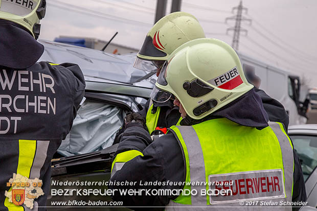 20170210 Massenunfall auf der A2 Südautobahn RFb Wien Foto: © Stefan Schneider BFK Baden