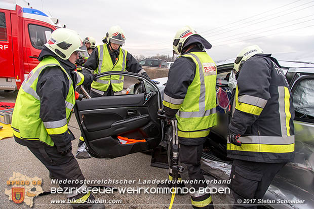 20170210 Massenunfall auf der A2 Südautobahn RFb Wien Foto: © Stefan Schneider BFK Baden