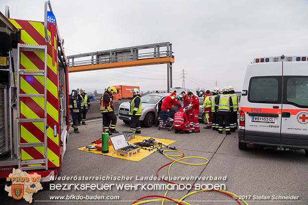 20170210 Massenunfall auf der A2 Südautobahn RFb Wien Foto: © Stefan Schneider BFK Baden