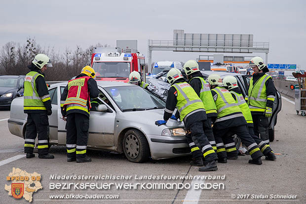 20170210 Massenunfall auf der A2 Südautobahn RFb Wien Foto: © Stefan Schneider BFK Baden
