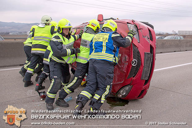 20170210 Massenunfall auf der A2 Südautobahn RFb Wien Foto: © Stefan Schneider BFK Baden