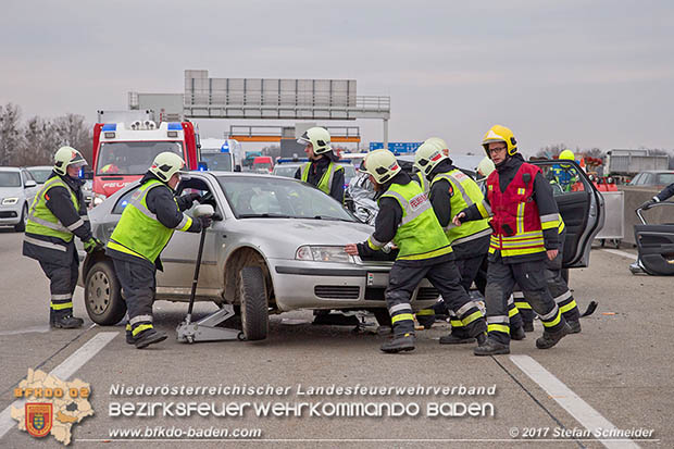 20170210 Massenunfall auf der A2 Südautobahn RFb Wien Foto: © Stefan Schneider BFK Baden