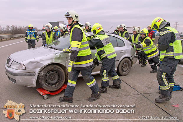 20170210 Massenunfall auf der A2 Südautobahn RFb Wien Foto: © Stefan Schneider BFK Baden