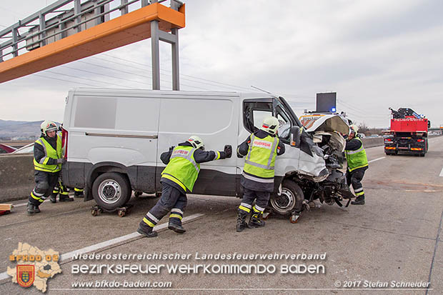 20170210 Massenunfall auf der A2 Südautobahn RFb Wien Foto: © Stefan Schneider BFK Baden