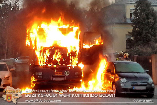 20170214 Müllwagen Lkw geriet in Baden Ortsteil Weikersdorf in Brand  Foto: © Rainer Hohl