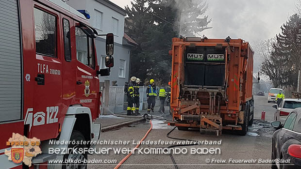 20170214 Müllwagen Lkw geriet in Baden Ortsteil Weikersdorf in Brand  Foto: © Stefan Schneider FF Baden-Stadt
