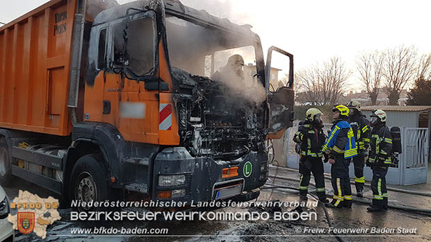 20170214 Müllwagen Lkw geriet in Baden Ortsteil Weikersdorf in Brand  Foto: © Stefan Schneider FF Baden-Stadt
