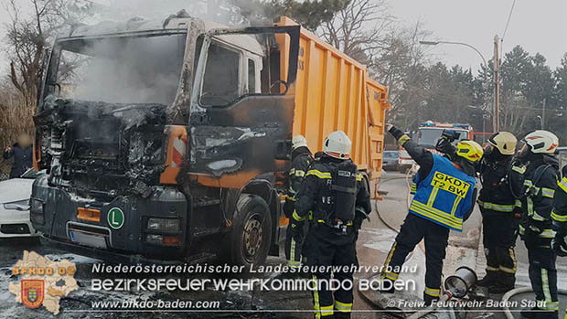 20170214 Müllwagen Lkw geriet in Baden Ortsteil Weikersdorf in Brand  Foto: © Stefan Schneider FF Baden-Stadt