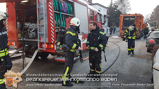 20170214 Müllwagen Lkw geriet in Baden Ortsteil Weikersdorf in Brand  Foto: © Stefan Schneider FF Baden-Stadt