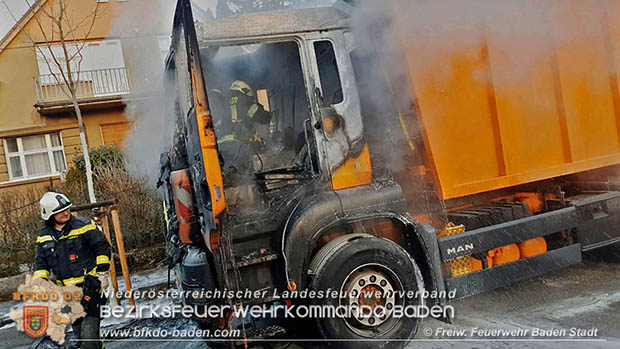 20170214 Müllwagen Lkw geriet in Baden Ortsteil Weikersdorf in Brand  Foto: © Stefan Schneider FF Baden-Stadt