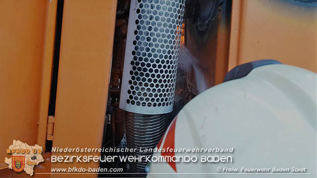 20170214 Müllwagen Lkw geriet in Baden Ortsteil Weikersdorf in Brand  Foto: © Stefan Schneider FF Baden-Stadt