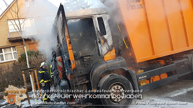 20170214 Müllwagen Lkw geriet in Baden Ortsteil Weikersdorf in Brand  Foto: © Stefan Schneider FF Baden-Stadt