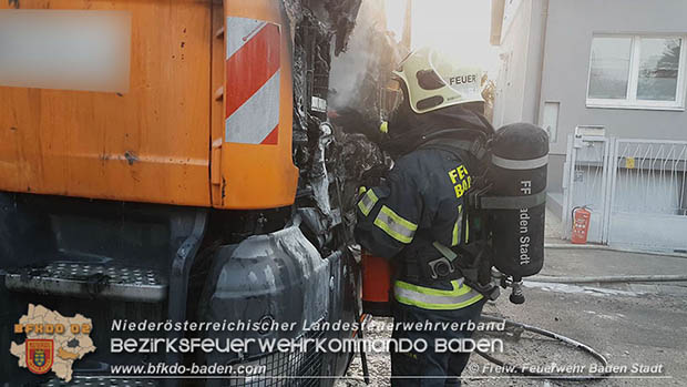 20170214 Müllwagen Lkw geriet in Baden Ortsteil Weikersdorf in Brand  Foto: © Stefan Schneider FF Baden-Stadt