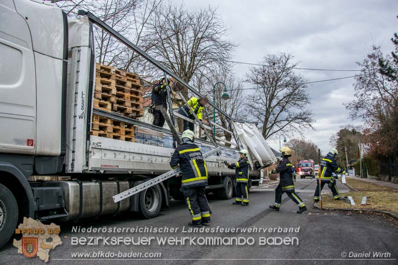 20170217 LKW Unfall in Bad Voeslau  Foto: © Daniel Wirth