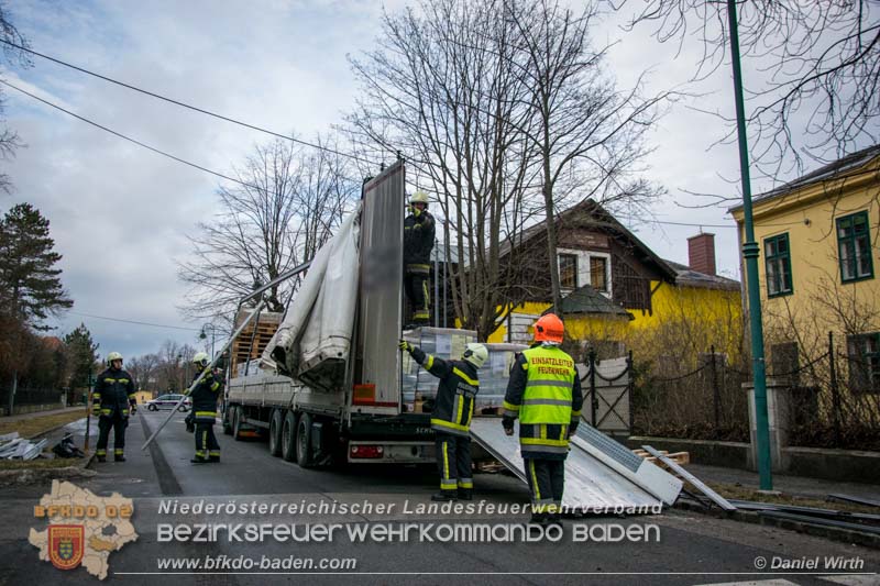 20170217 LKW Unfall in Bad Voeslau  Foto: © Daniel Wirth
