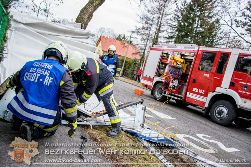 20170217 LKW Unfall in Bad Voeslau  Foto: © Daniel Wirth