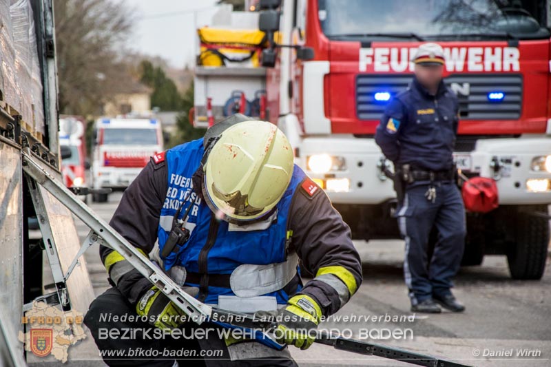 20170217 LKW Unfall in Bad Voeslau  Foto: © Daniel Wirth