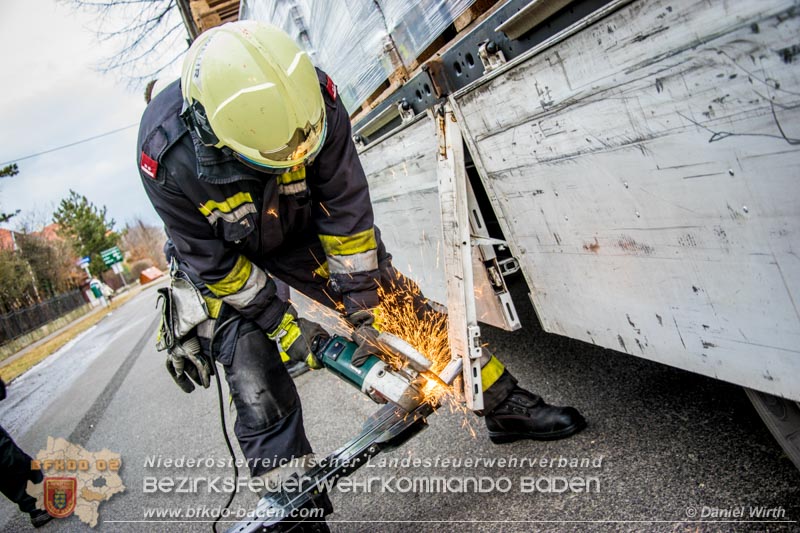 20170217 LKW Unfall in Bad Voeslau  Foto: © Daniel Wirth