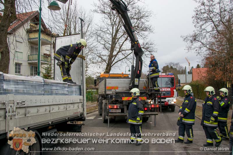 20170217 LKW Unfall in Bad Voeslau  Foto: © Daniel Wirth