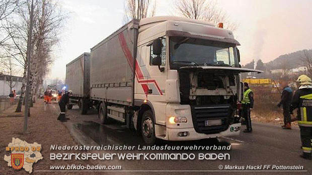 20170217 Verkehrsunfall auf der LB18 in Pottenstein  Foto: © ASB oeA Markus Hackl