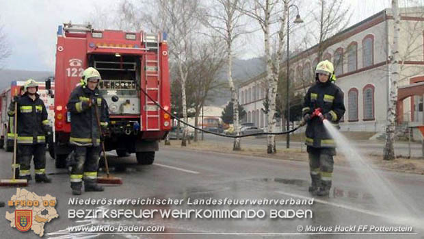 20170217 Verkehrsunfall auf der LB18 in Pottenstein  Foto: © ASB oeA Markus Hackl