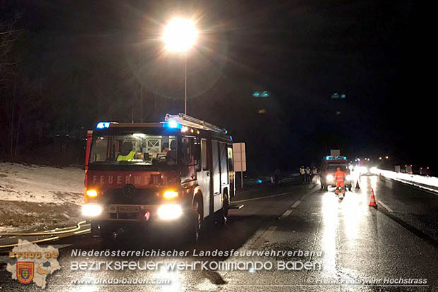 20170221 LKW Sattelkraftfahrzeugzug auf der A21 kurz nach Hochstrass Richtung A1 in Vollbrand  Foto: © FF Hochstrass-Schwabendoerfl
