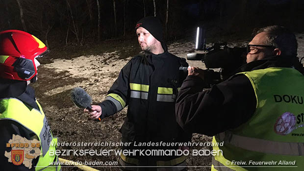 20170221 LKW Sattelkraftfahrzeugzug auf der A21 kurz nach Hochstrass Richtung A1 in Vollbrand Foto: © FF Alland