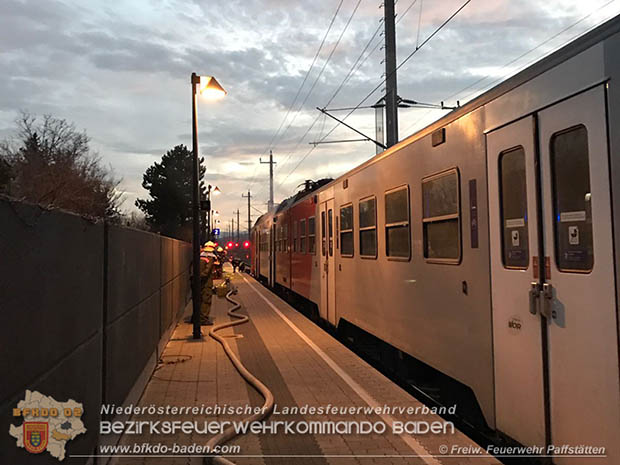 20170227 Brand einer S-Bahn auf der Südbahnstrecke in Pfaffstätten  Foto: © Bernhard Deneke