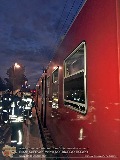 20170227 Brand einer S-Bahn auf der Suedbahnstrecke in Pfaffstaetten  Foto: © Bernhard Deneke