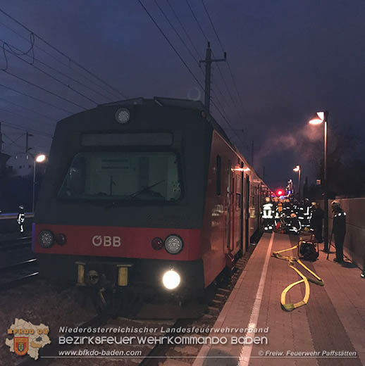 20170227 Brand einer S-Bahn auf der Suedbahnstrecke in Pfaffstaetten  Foto: © Bernhard Deneke