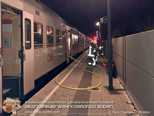 20170227 Brand einer S-Bahn auf der Suedbahnstrecke in Pfaffstaetten  Foto: © Bernhard Deneke