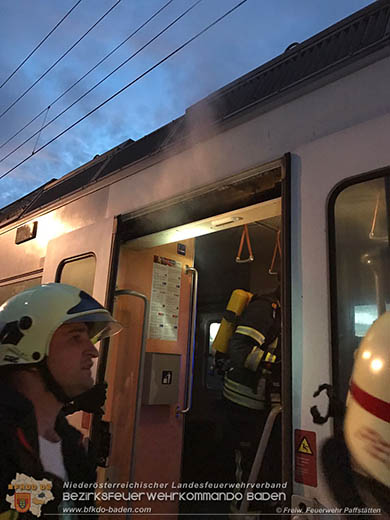 20170227 Brand einer S-Bahn auf der Suedbahnstrecke in Pfaffstaetten  Foto: © Bernhard Deneke