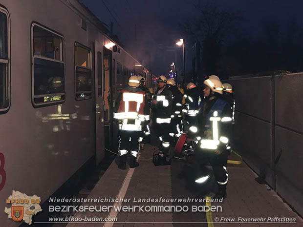20170227 Brand einer S-Bahn auf der Suedbahnstrecke in Pfaffstaetten  Foto: © Bernhard Deneke