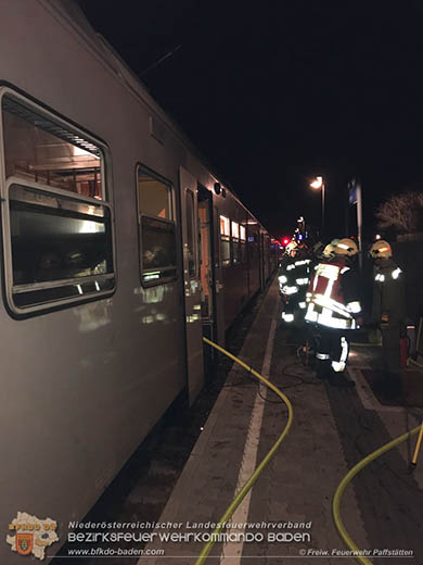 20170227 Brand einer S-Bahn auf der Suedbahnstrecke in Pfaffstaetten  Foto: © Bernhard Deneke