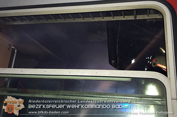 20170227 Brand einer S-Bahn auf der Suedbahnstrecke in Pfaffstaetten  Foto: © Bernhard Deneke