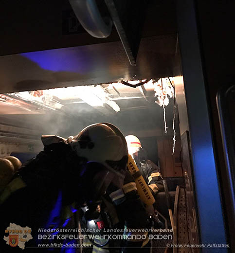 20170227 Brand einer S-Bahn auf der Suedbahnstrecke in Pfaffstaetten  Foto: © Bernhard Deneke