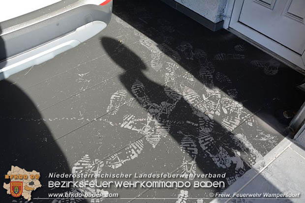 20170304 „Hoverboard" in einer Garage in Wampersdorf abgebrannt Foto: © Christian Blueml 20170304 „Hoverboard" in einer Garage in Wampersdorf abgebrannt Foto: © Christian Blueml