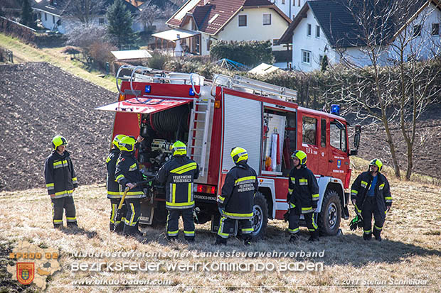 20170307 Flurbrand auf der "Popp-Wiese" in Pottenstein Foto: © Stefan Schneider BFK Baden 20170307 Flurbrand auf der "Popp-Wiese" in Pottenstein Foto: © Stefan Schneider BFK Baden