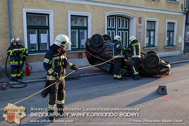 20170312 Fahrzeugüberschlag in der "30er Zone" in Baden Foto: © Freiwillige Feuerwehr Baden-Stadt 20170312 Fahrzeugüberschlag in der "30er Zone" in Baden Foto: © Freiwillige Feuerwehr Baden-Stadt